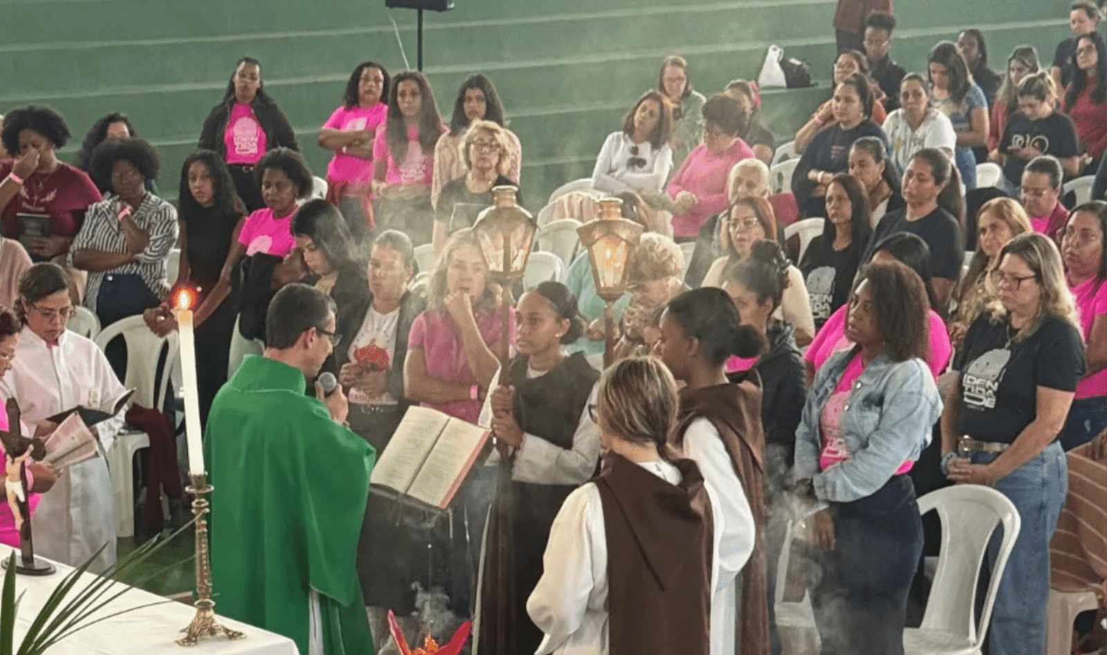 Identidade - Congresso de Mulheres em Miracema RJ no Clube XV